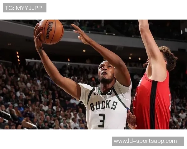 特纳称字母哥吸引防守能力强让他有时觉得自己出手次数过多 特纳称字母哥吸引防守能力强让他有时觉得自己出手次数过多