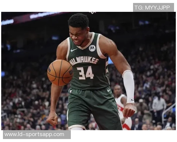 字母哥场均334分119篮板明日雄鹿客战黄蜂出战成疑引关注