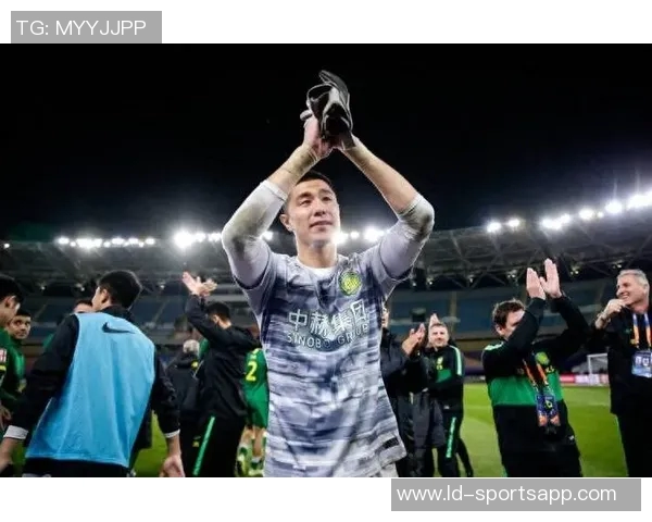 国安球员半场后展现斗志防守问题依旧是最大短板