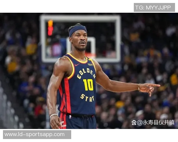 克尼佩尔半场表现惊艳6中4三分球3记轻松拿下11分2篮板1助攻