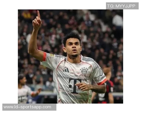 迪亚斯表现亮眼本场贡献1球2次成功过人评分高达74