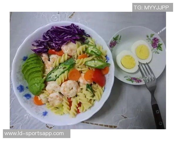 杨瀚森的日常生活：翻译工作与自制美食的简单乐趣